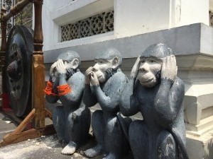 See no evil, speak no evil, hear no evil (Iphone)          